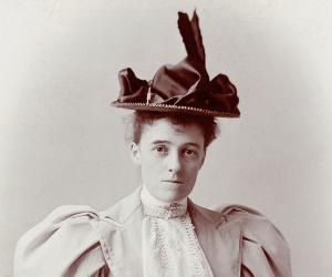 Image of sepia photograph of Edith Wharton taken by E. F. Cooper c1895